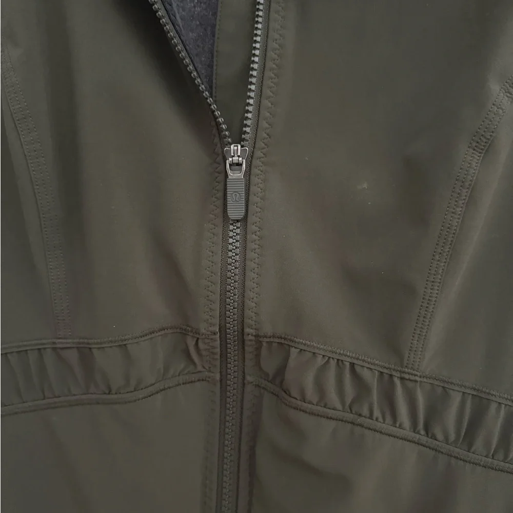 Lululemon Round Trip Jacket, Dark Olive, Woman’s Size 10 - Picture 5 of 7